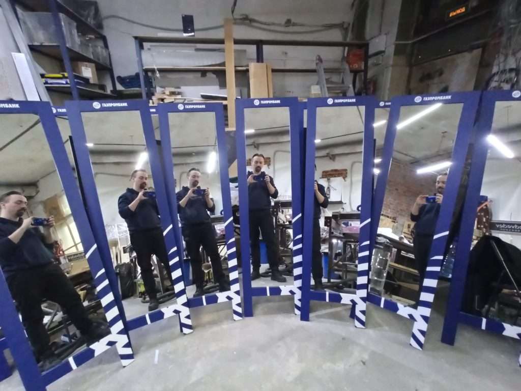 Брендирование и монтаж подсветки на зеркала 1 scaled
