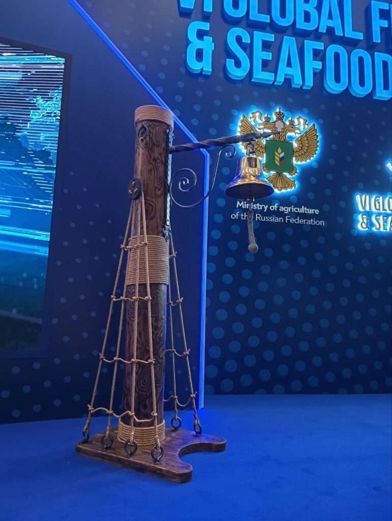 Декоративная стойка для рынды 1